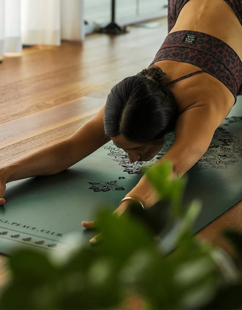 5 mm Deluxe Lotus Forest Yoga Mat   Strap