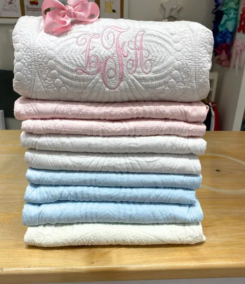 Scallop Edge Baby Quilt