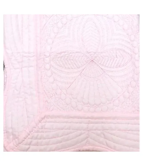 Scallop Edge Baby Quilt