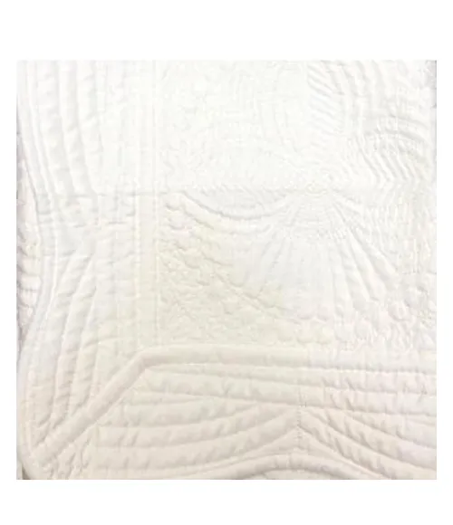 Scallop Edge Baby Quilt