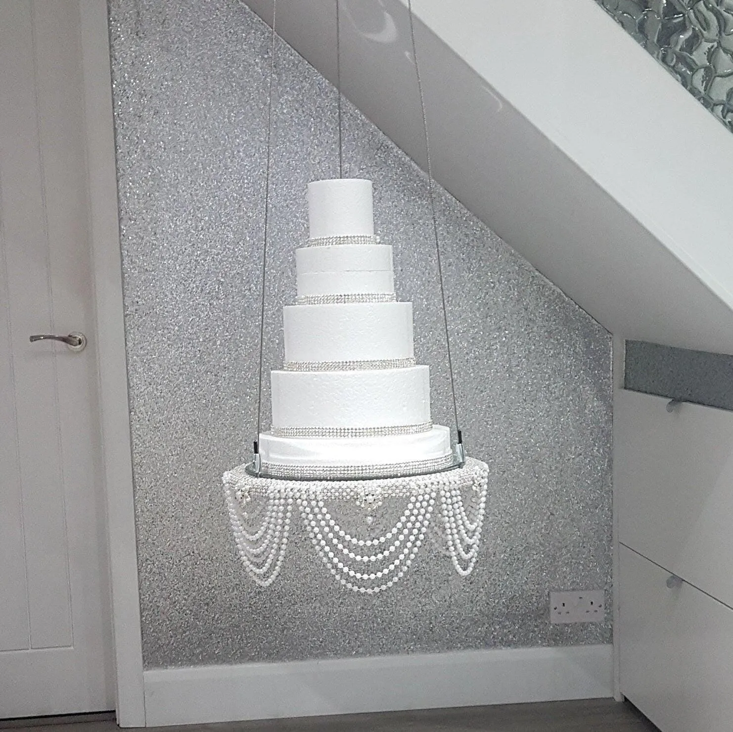 Suspended cake swing, hanging cake stand ,Pearl drape and crystal ,heavy duty holds 200lbs by Crystal wedding uk